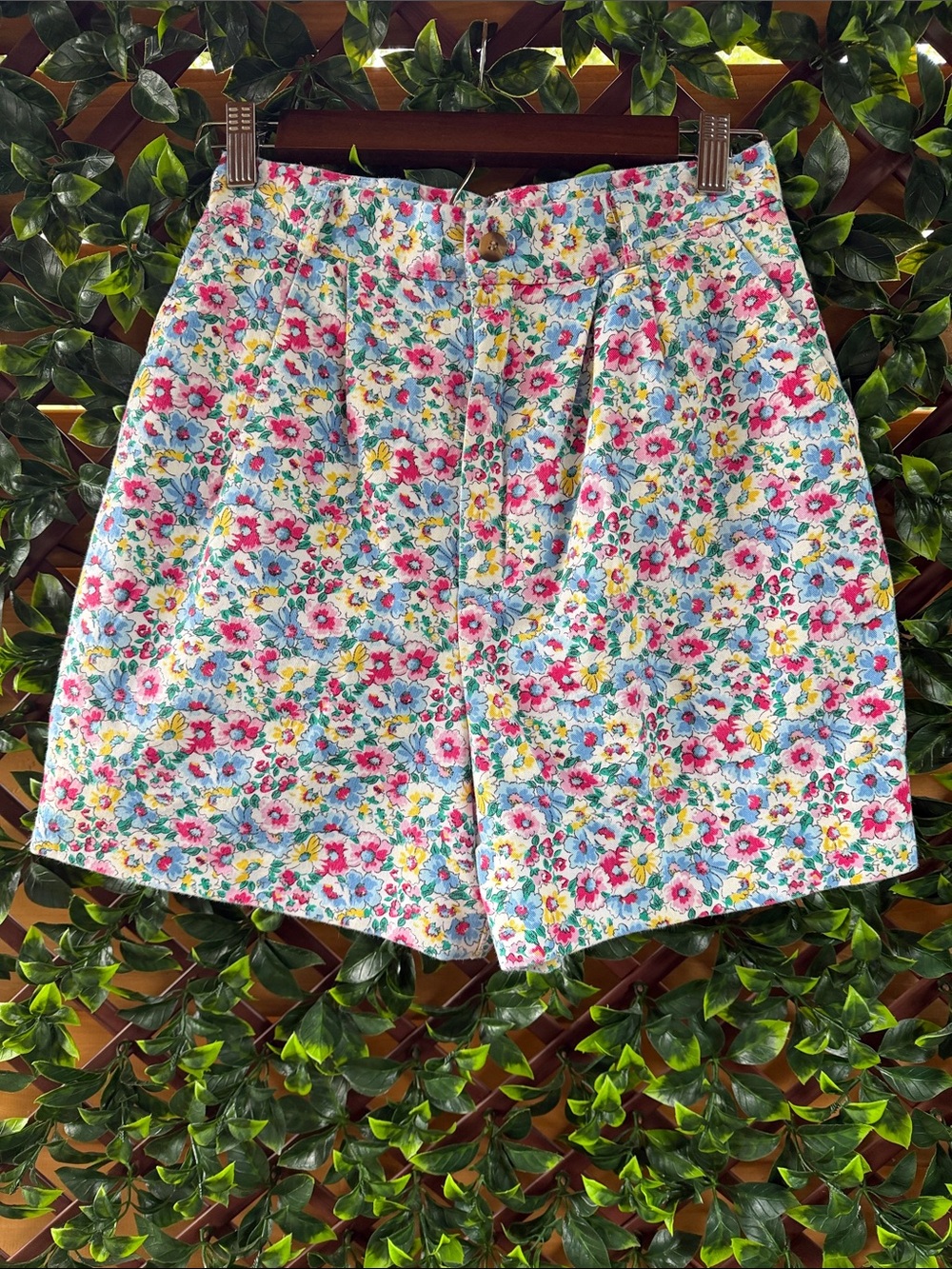 Adorable Vintage High Waisted Floral Shorts